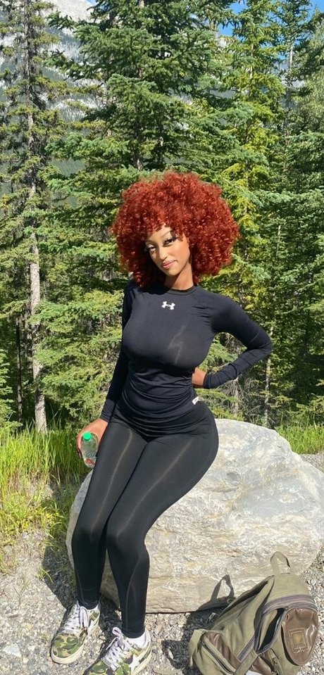 Solaya Ismail star du porno de haute qualité img