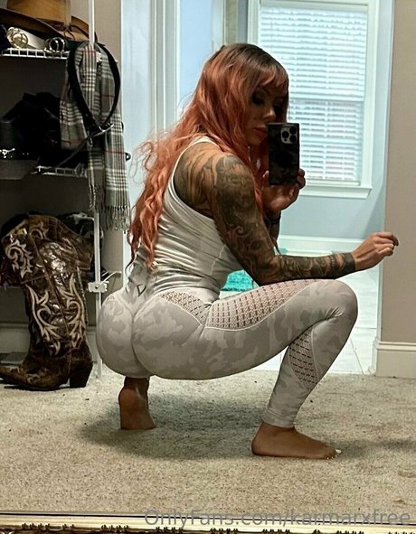 karmarxfree art modèle galerie