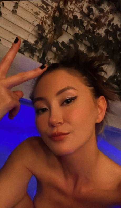 Kimiko Glenn star du porno gratuite image