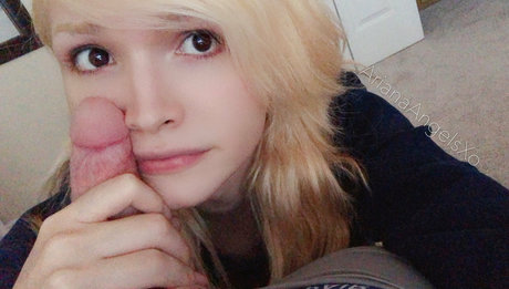 arianaangelsxo star du porno des photos