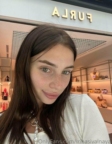 rousse aux gros seins onlyfans jolie adulte galeries