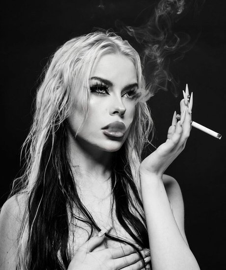 emmanorton modèle adulte images