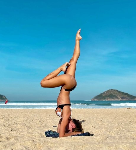 Carla Bruno nus star du porno photo