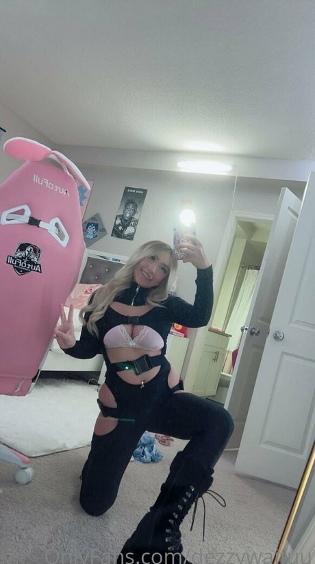 dezzywaifuu modèle gratuit img