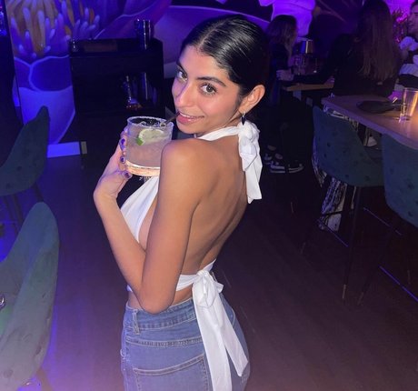 Antocarlesii modèle porno galerie