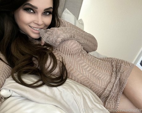 doigté lesbien onlyfans jolie et gratuite image