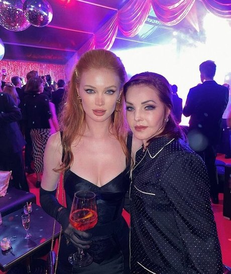 ébène trans onlyfans adulte parfait image