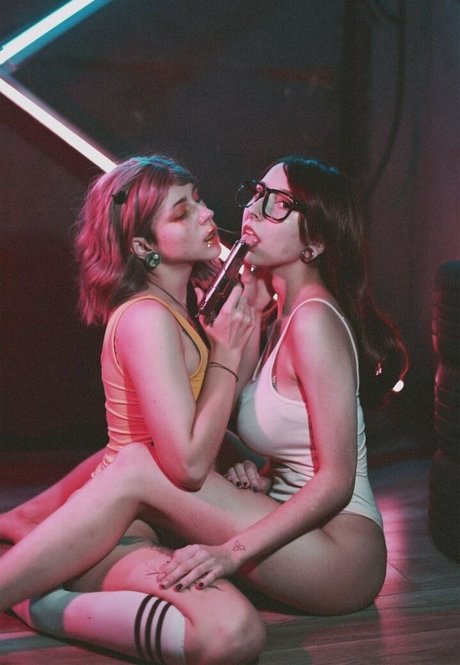 fans de monstres uniquement belle sexy des photos