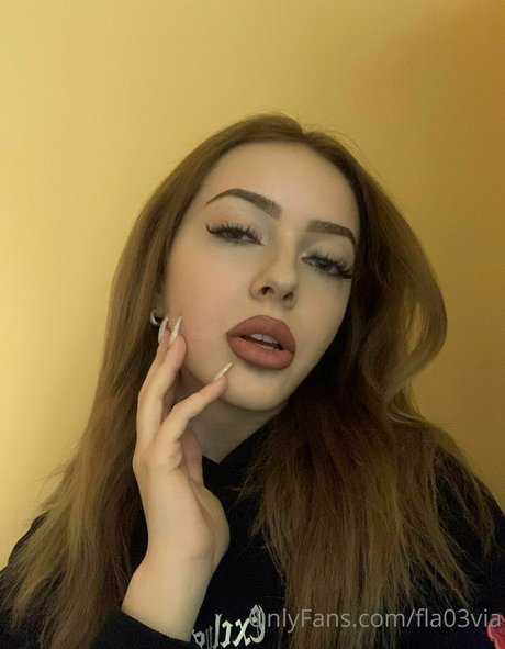 fla03via étoile nue photo