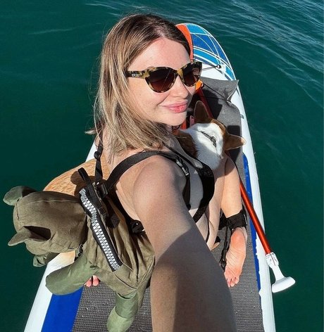 reine de pique onlyfans haut hd archive