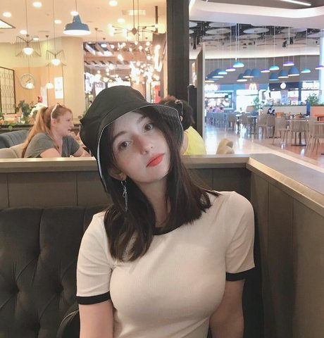 ilayserah modèle artistique collection