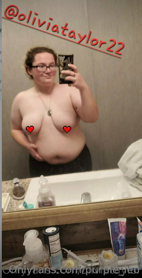 purple leo modèle artistique photos