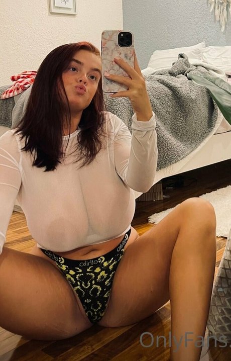 éjacule sur la langue onlyfans haut por images