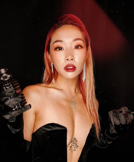 Tiffanie Marie belle star du porno archive