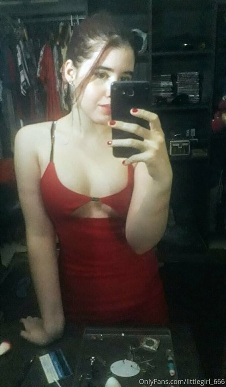 lxttlegirl 666 star du porno érotique img