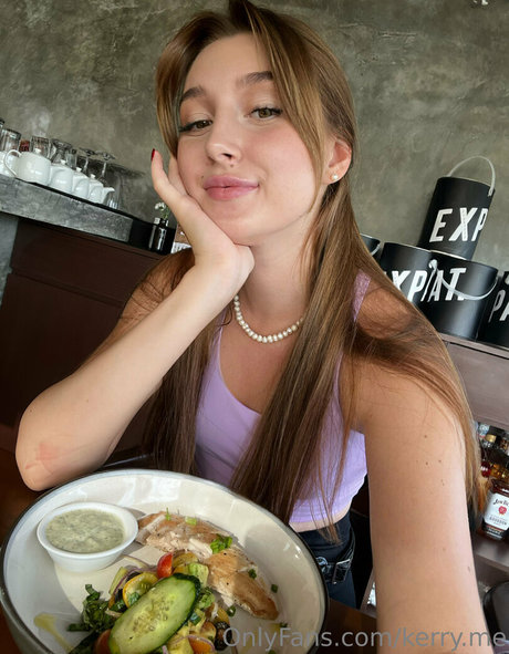 milf aux cheveux noirs onlyfans sexe sympa img