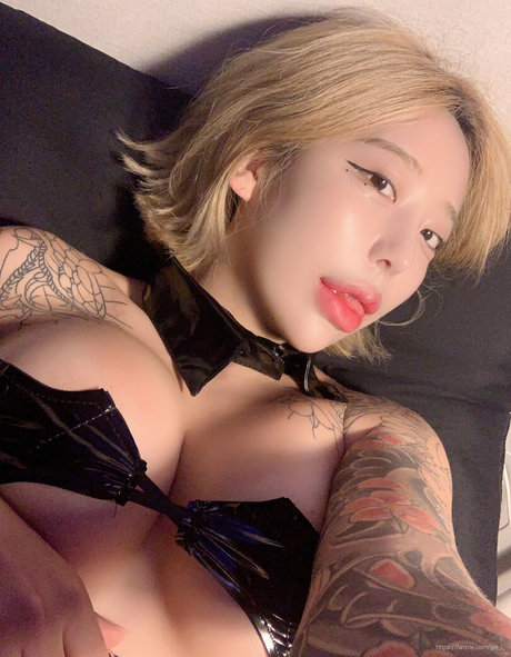 infirmière brune onlyfans chaud érotique archive