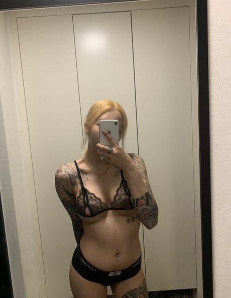 Jee i queen_ étoile adulte des photos