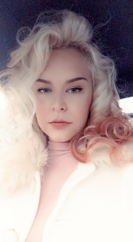 The Sarah Gracie haut modèle galeries