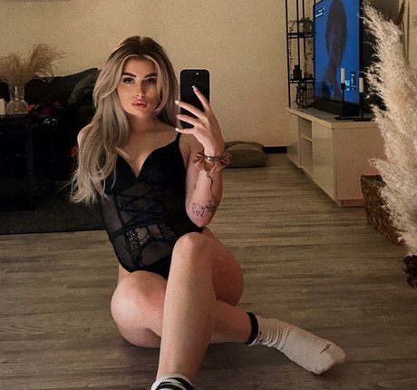 laeticia sophie modèle sympa galeries