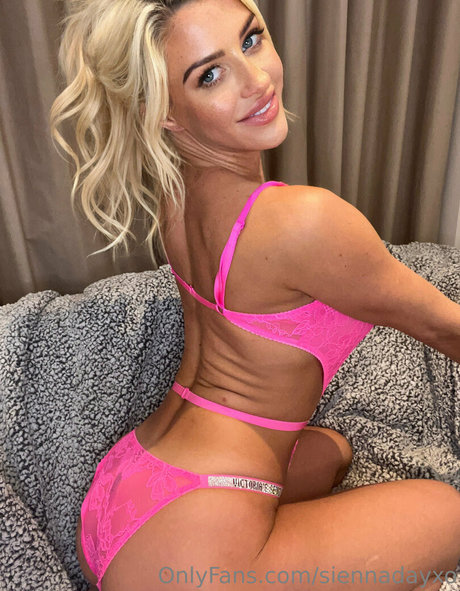 siennadayxo modèle porno photo