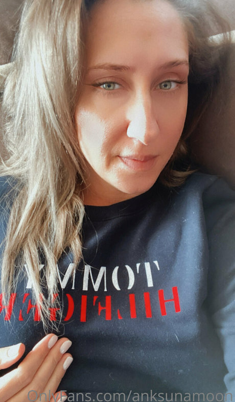 anksunamoon star du porno en haute qualité photo