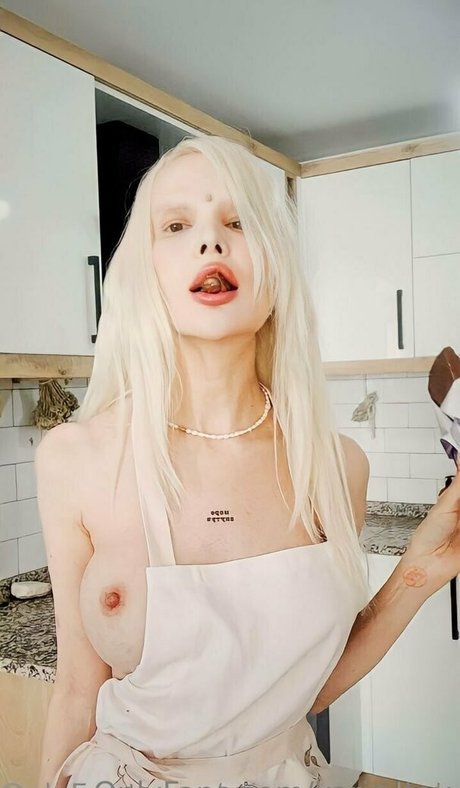 karin toy haut modèle photo