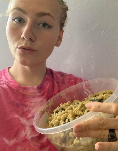 blondefeedee star du porno nue images