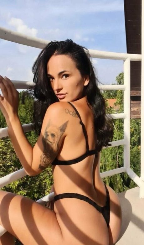 claudiabavel gold art star du porno des photos