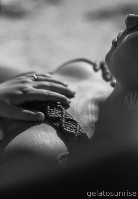 gelatosunrise modèle érotique collection