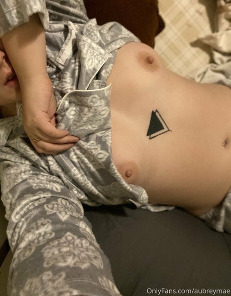 aubreymae modèle gratuit collection