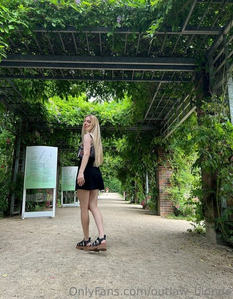 outlaw blonde beau modèle galeries