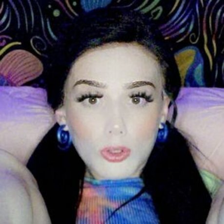 Ariana Slavens modèle chaud photos