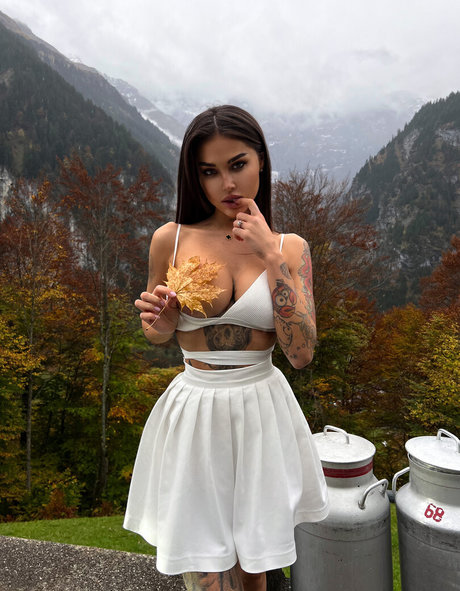 fille sur fille uniquementfans nus pornographiques images