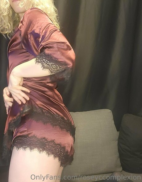 roseyccomplexion actrice hd des photos