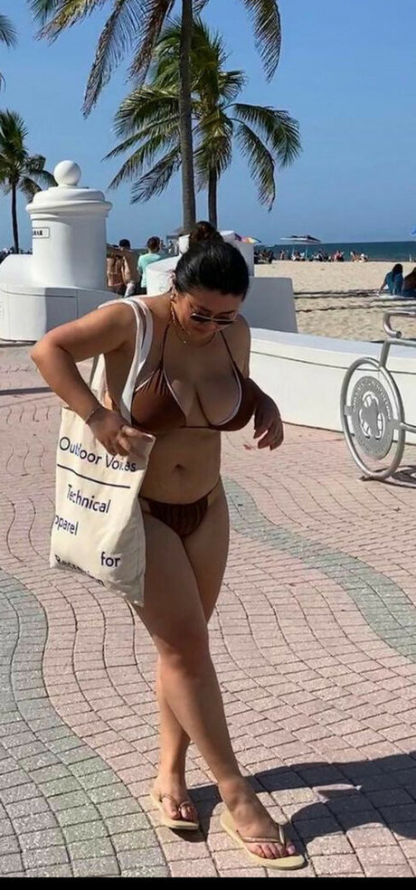 milf aux cheveux noirs onlyfans pornographique nu images