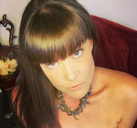 Rebecca Love étoile exclusive galerie