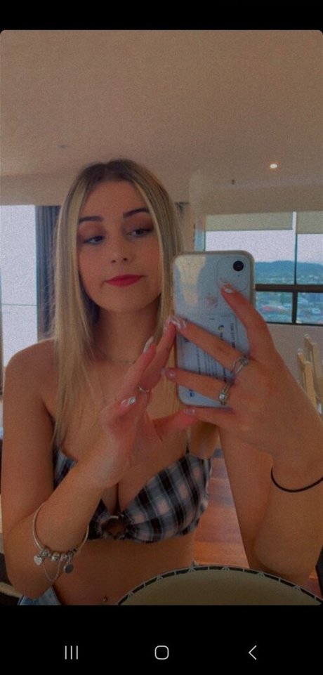 Mikayla Paige Nude jolie star du porno collection