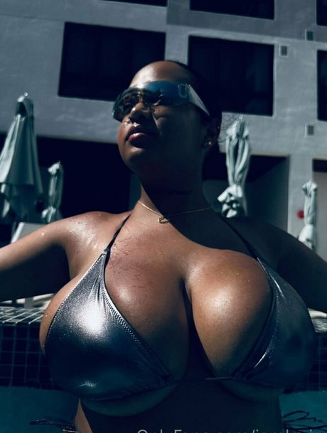 bubble butt onlyfans érotique photo