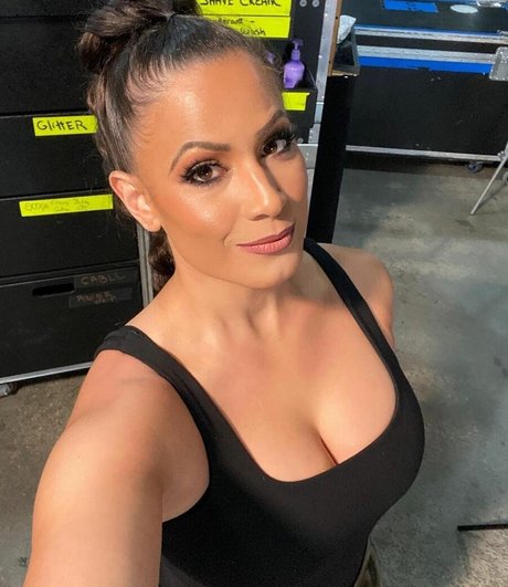 AEW Dasha Kuret étoile magnifique des photos