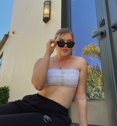 Morgan Adams art de star du porno image