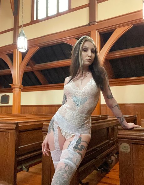 Morgan Adams star du porno gratuit image