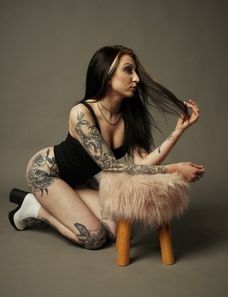 Morgan Adams jolie actrice collection