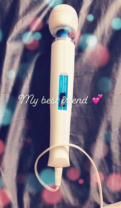 fellation publique onlyfans chaud joli image