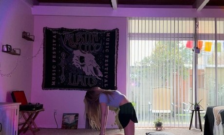 alignedbyjuniper actrice images