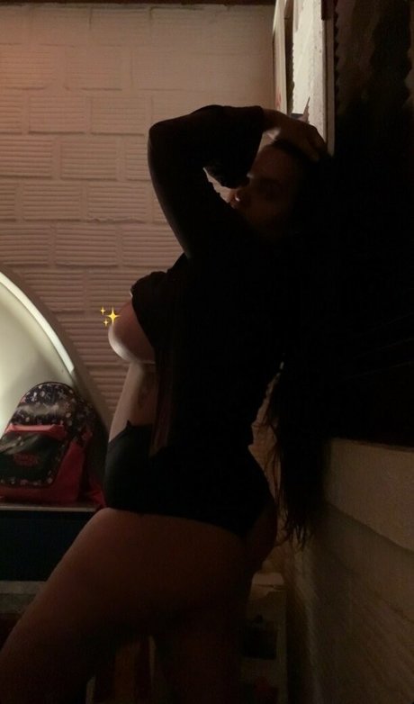 jolie ébène onlyfans nu en haute qualité galerie