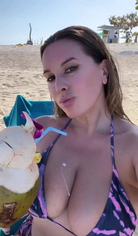 Nives Celzijus star du porno érotique img