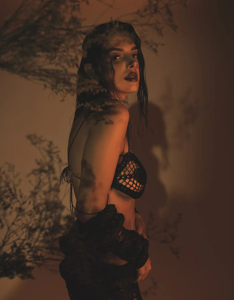 chaton courbé onlyfans chaud nu photos