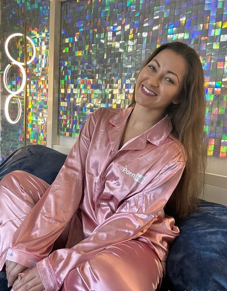 akadanidaniels actrice xxx photos