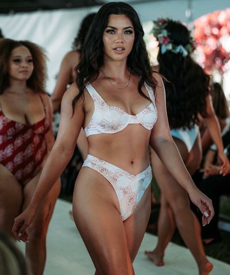 Kama Dung actrice de nus collection